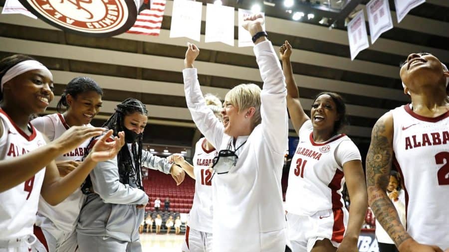 Continuing to build: Women’s basketball ready to compete in 2022