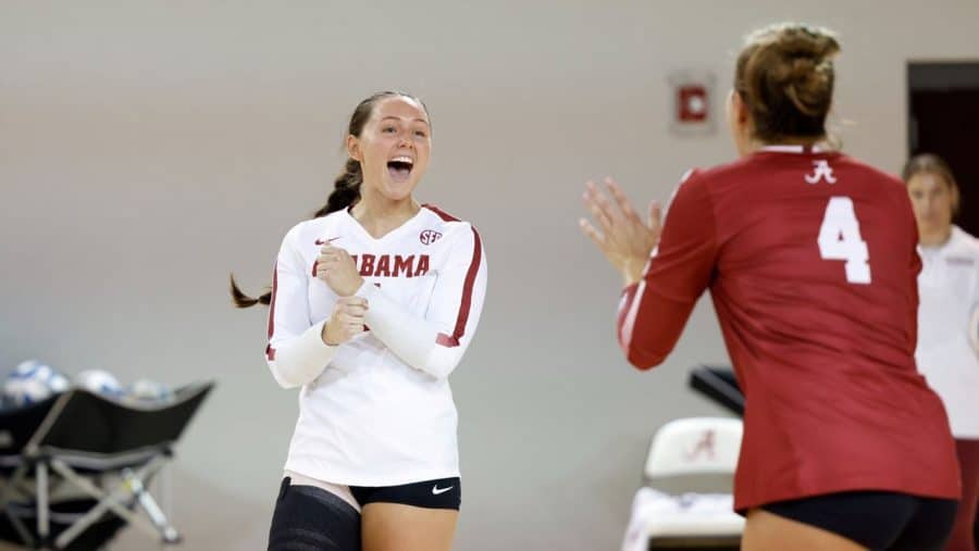 Volleyball plays LSU in annual Power of Pink match