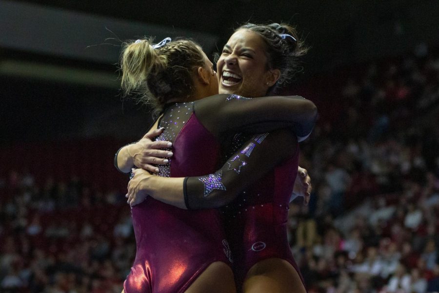 Gymnastics+competes+in+annual+Power+of+Pink+match+Friday+night