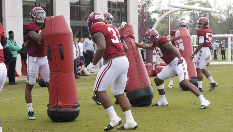 PRACTICE+REPORT%3A+Alabama+continues+to+develop+chemistry+in+fifth+spring+practice