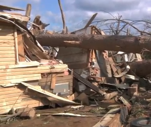 Damage of Tuscaloosa Tornado April 2011 (Video)