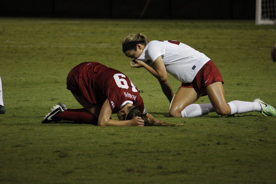 Alabama+soccer%26%23039%3Bs+physical+battle+with+No.+15+Arkansas+ends+in+overtime+loss