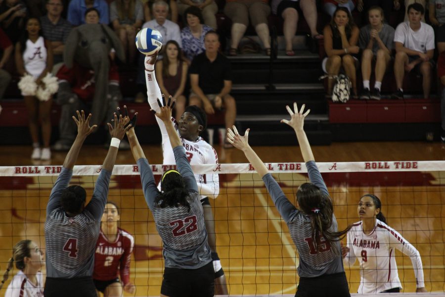 Volleyball finishes SEC road stretch with rival Auburn
