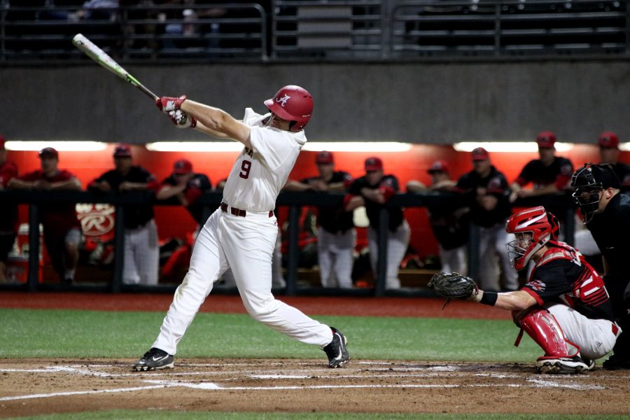 Three run seventh inning provides Alabama with 6-5 win