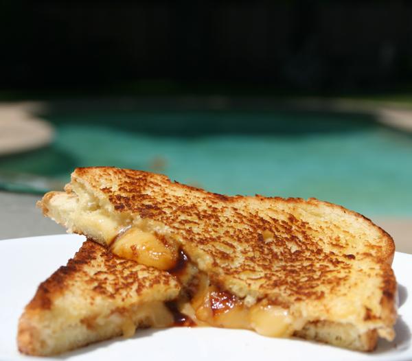 Say Cheese truck serves up grilled cheeses and love
