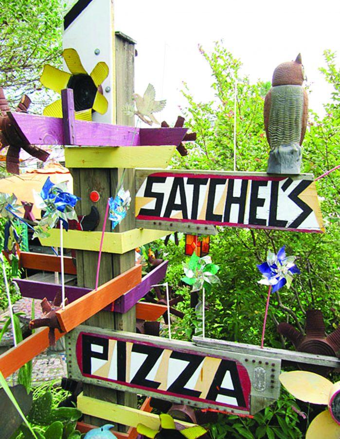 Tonys Taste of the Town: Satchels Pizza, Florida