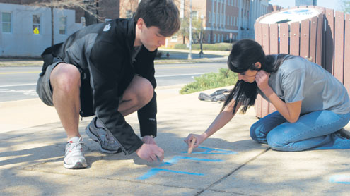 Candidates adjust to no-chalking rule