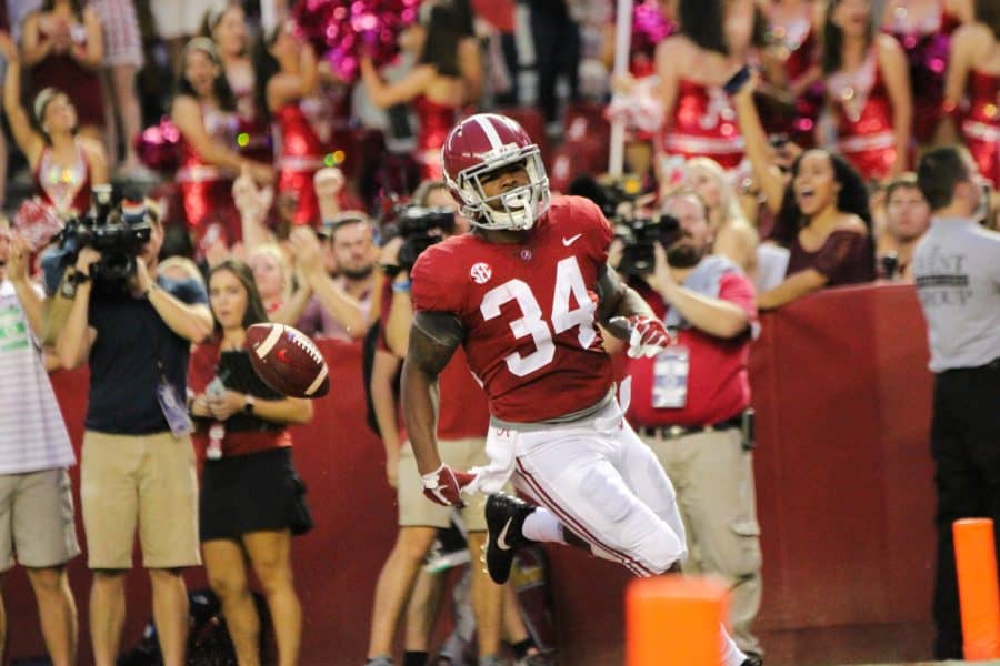 Alabama dominates Arkansas from start to finish to stay undefeated
