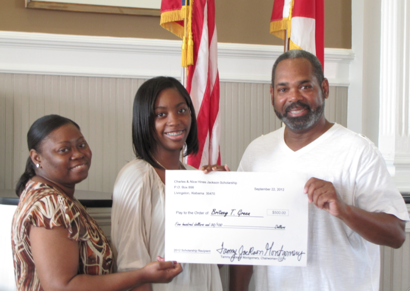 Student wins $500 scholarship