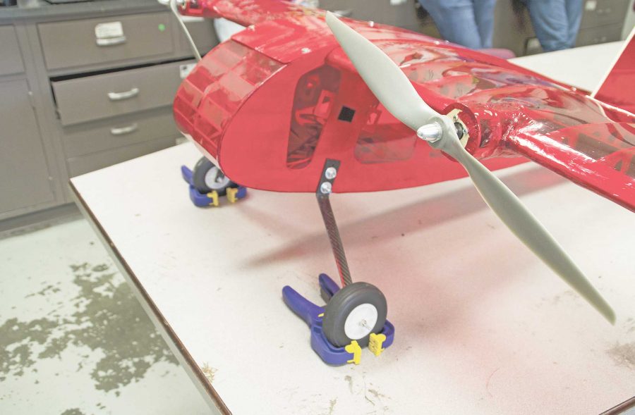 Students fly into world of model airplanes