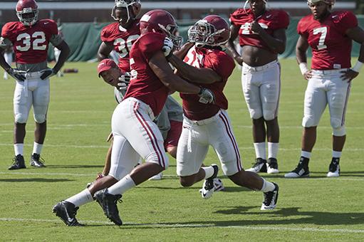 Offensive line swaps tackles at practice