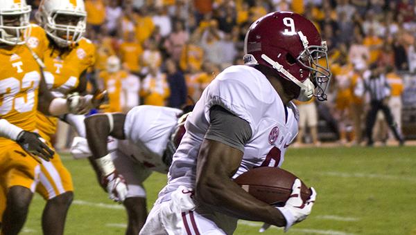 Cooper breaks record as Alabama beats Tennessee