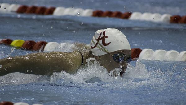 Swimming and diving teams approach SECs