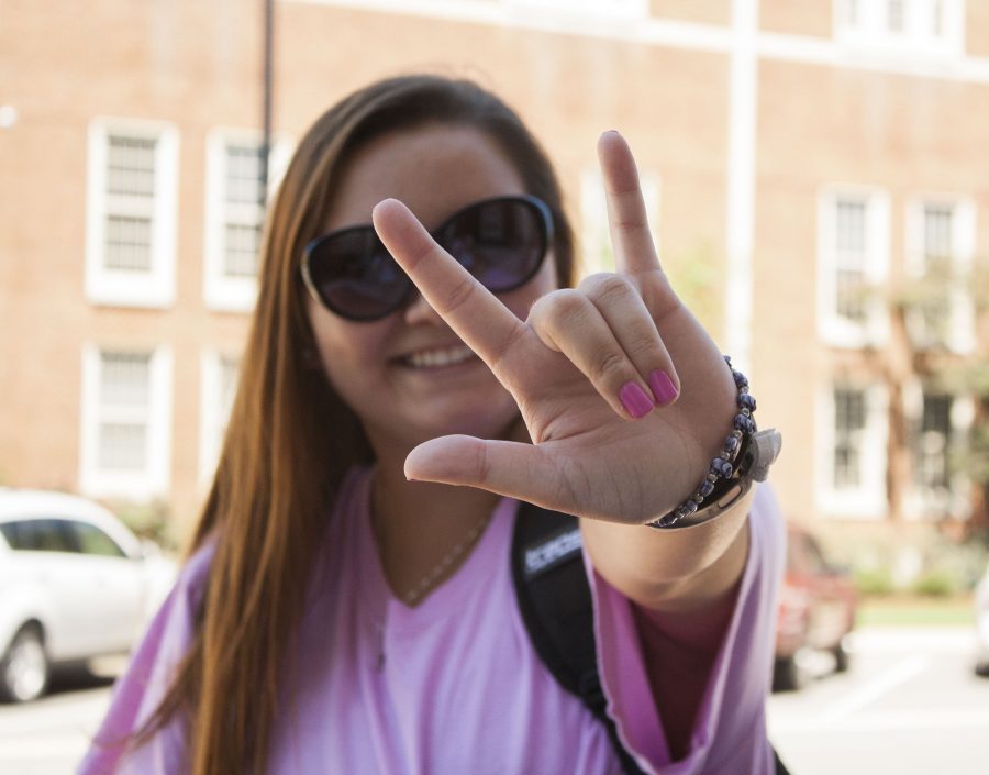 Student organization promotes deaf-friendly culture