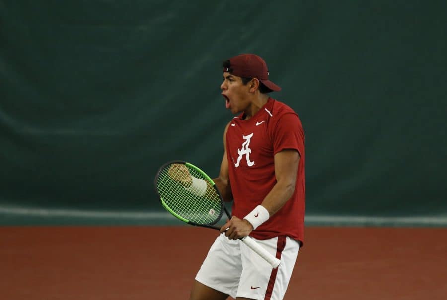 Mens tennis stays perfect against Samford and Chattanooga