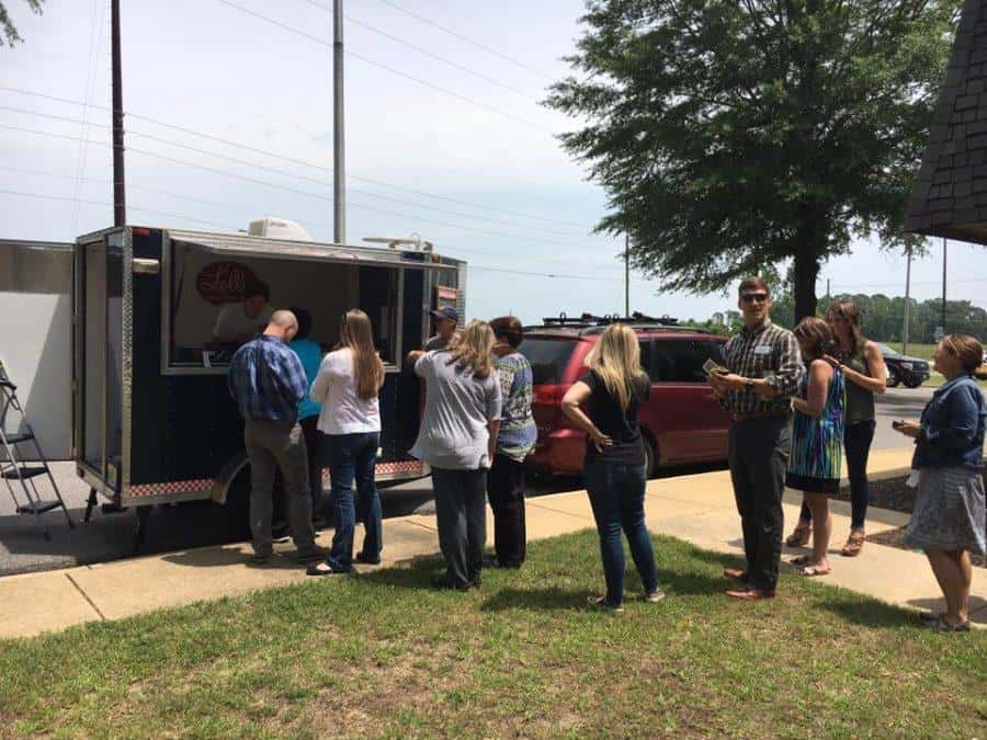 Food Truck Fridays help strengthen Tuscaloosas food truck community