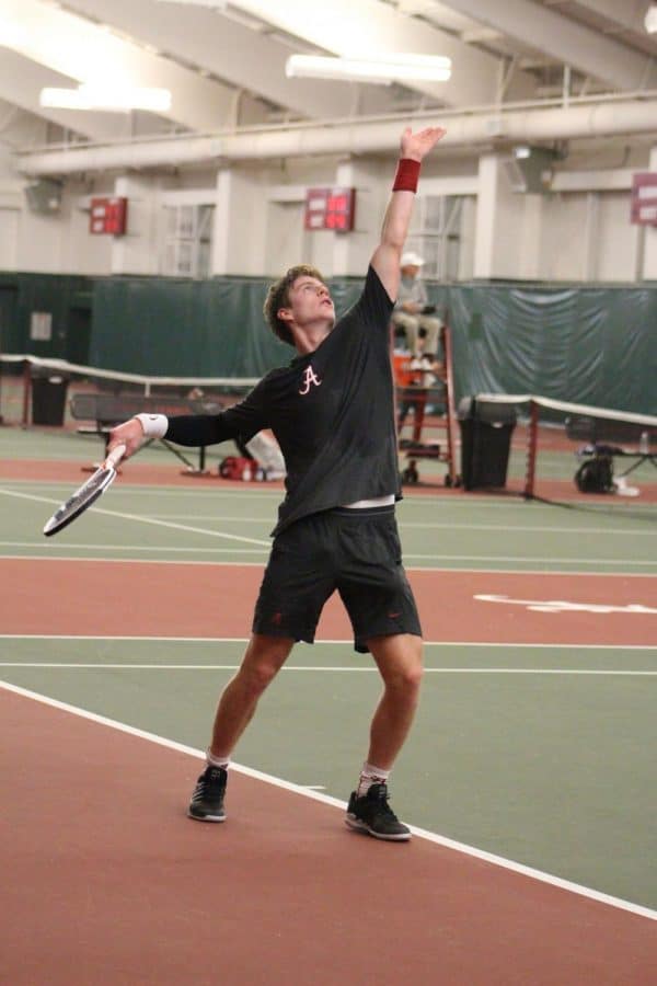 Mens+tennis+continues+undefeated+season+with+win+over+Harvard