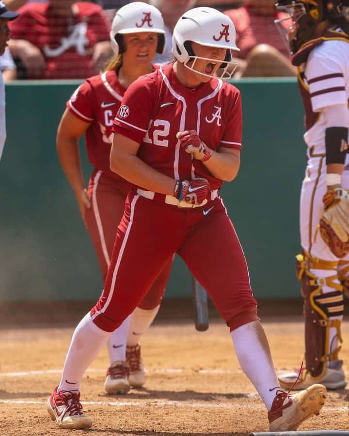 Softball seeks to deliver on prediction at Womens College World Series