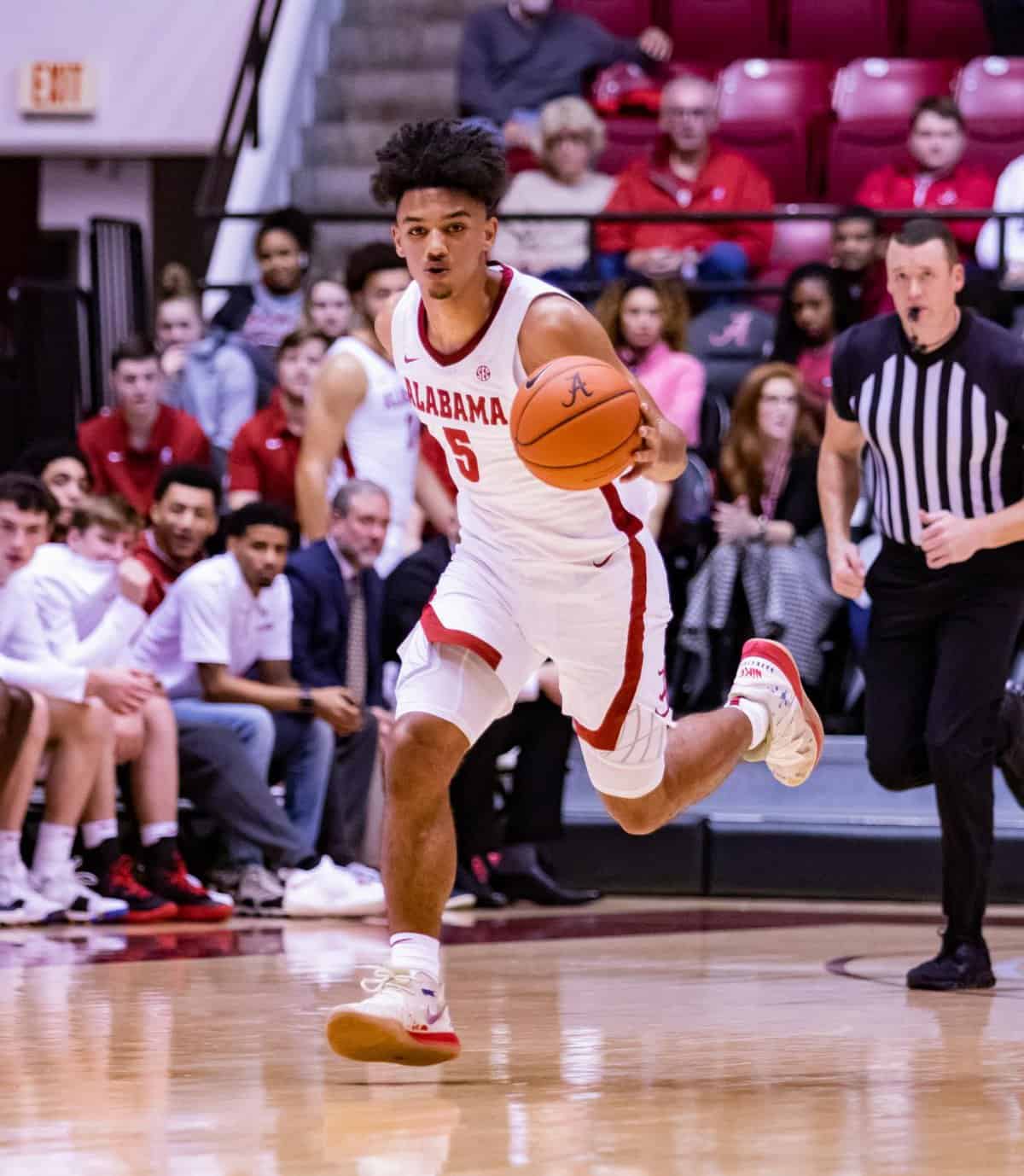 Men’s Basketball Gets Back On Track With Win Over Furman – The Crimson ...