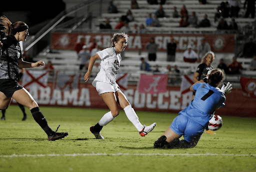 Late goal seals victory for Alabama soccer against Missouri