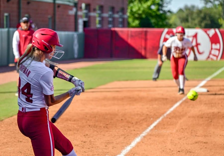 Alabama softball sweeps doubleheader, improves to 3-0 in Crimson Classic