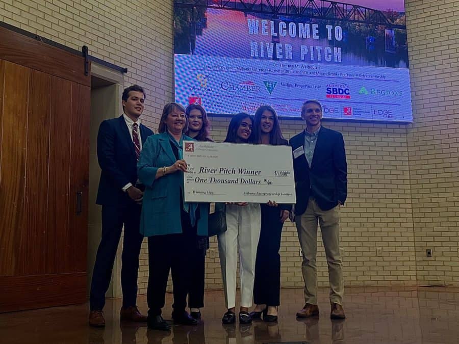 ‘It allows students to see themselves as true entrepreneurs’: River Pitch 2022 gives students opportunity to mobilize business ideas