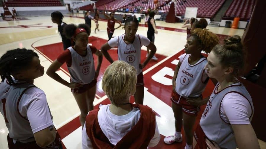 Women’s basketball opens season with Alabama A&M