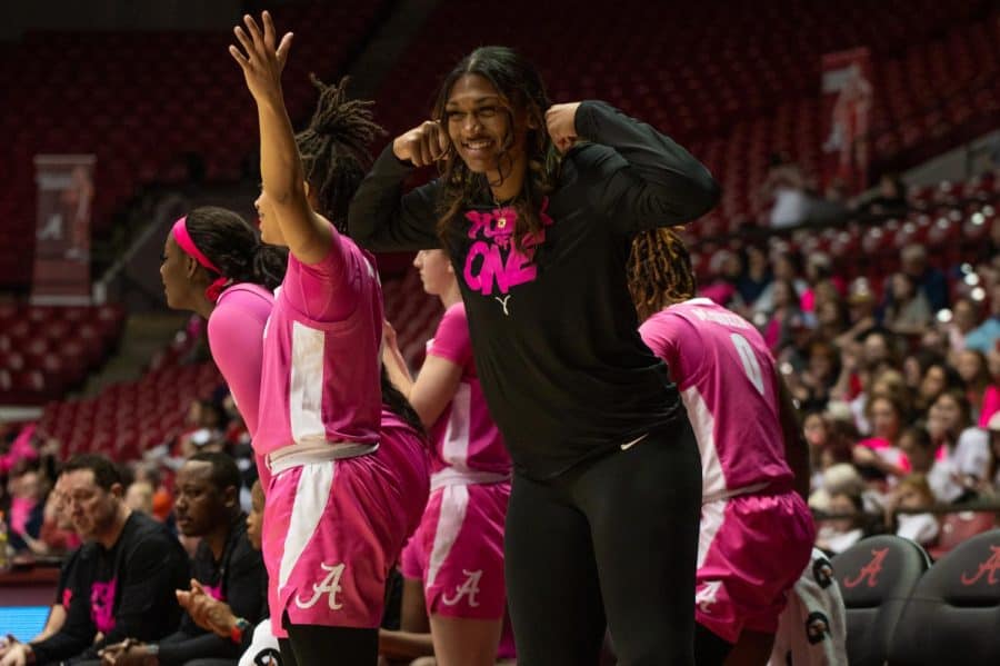 Women’s basketball goes for 20th win against Vanderbilt