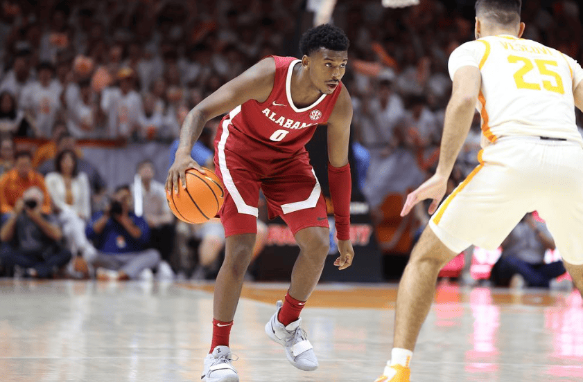 Offense stifled, No. 1 Alabama falls to No. 10 Tennessee in Knoxville, 68-59