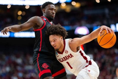 No. 1 Alabama falls to fifth-seeded San Diego State 71-64, concludes season in stunning loss