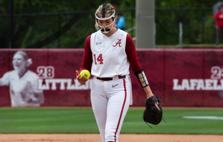 Softball+secures+series+win+over+South+Carolina+during+rainy+Easter+weekend