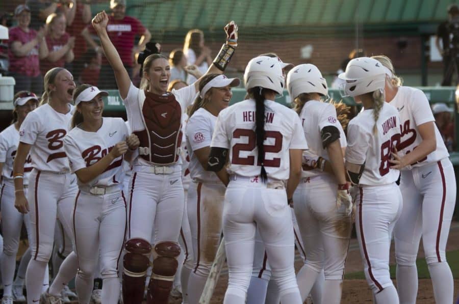Alabama softball defeats LSU at home to conclude home schedule
