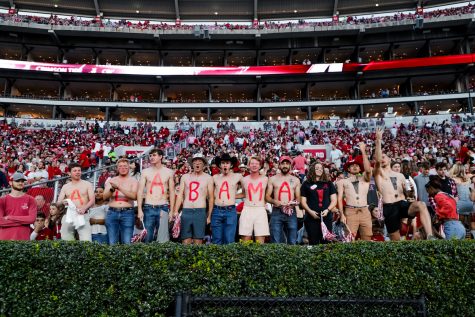 Students cheer on the Tide against Texas A&M during the 2022 football season.