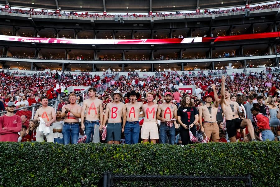 Students+cheer+on+the+Tide+against+Texas+A%26M+during+the+2022+football+season.