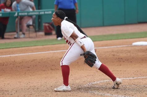 Alabama softball player Jaala Torrence (#21) pitches against Middle Tennessee State on May 21 at Rhoads Stadium in Tuscaloosa, Ala. (Courtesy of UA Athletics)