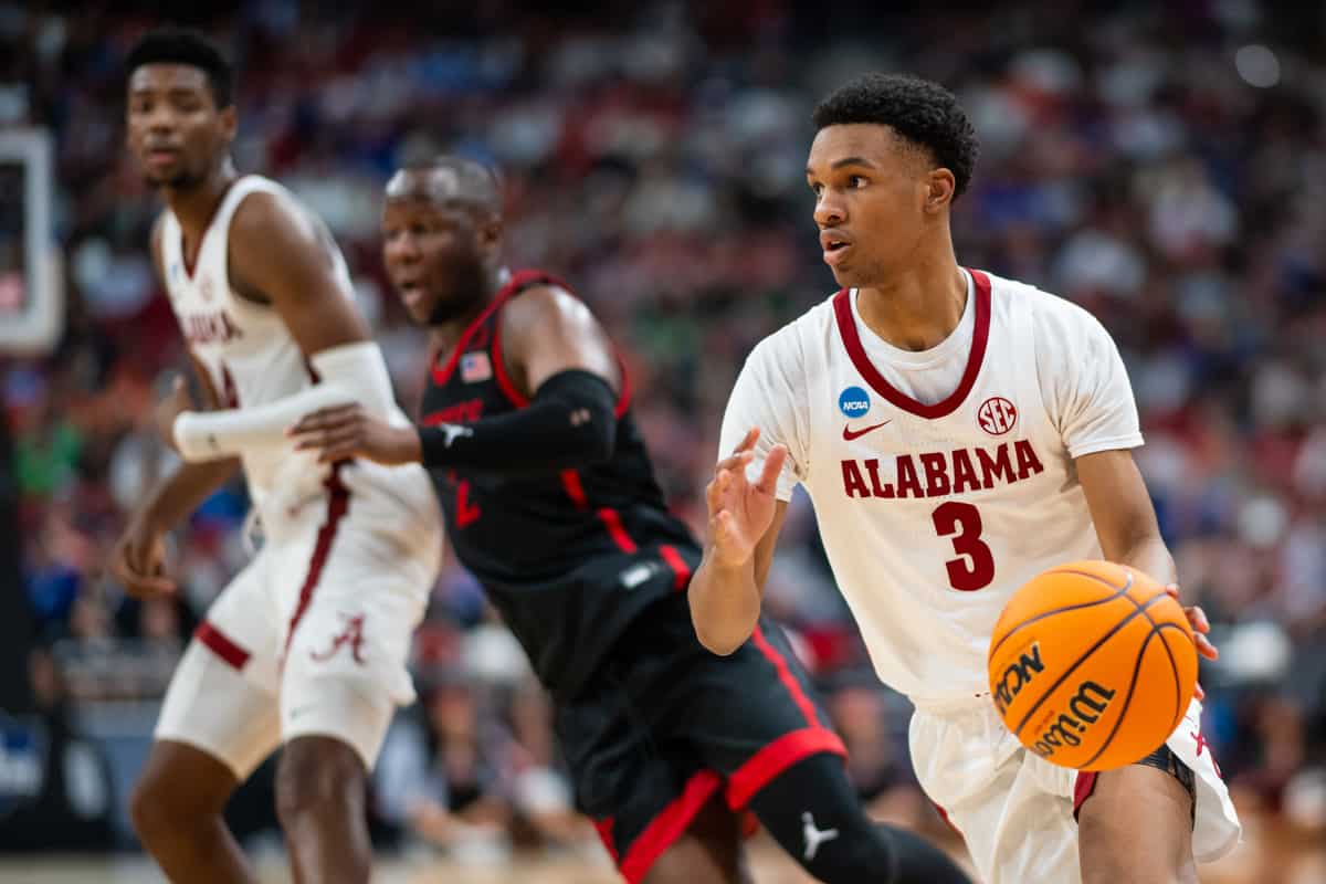 +Alabama+basketball+player+Rylan+Griffen+%28%233%29+playing+against+San+Diego+State+in+the+Sweet+Sixteen+tournament+on+Mar.+24+at+the+KFC+Yum%21+Center+in+Louisville%2C+KY.