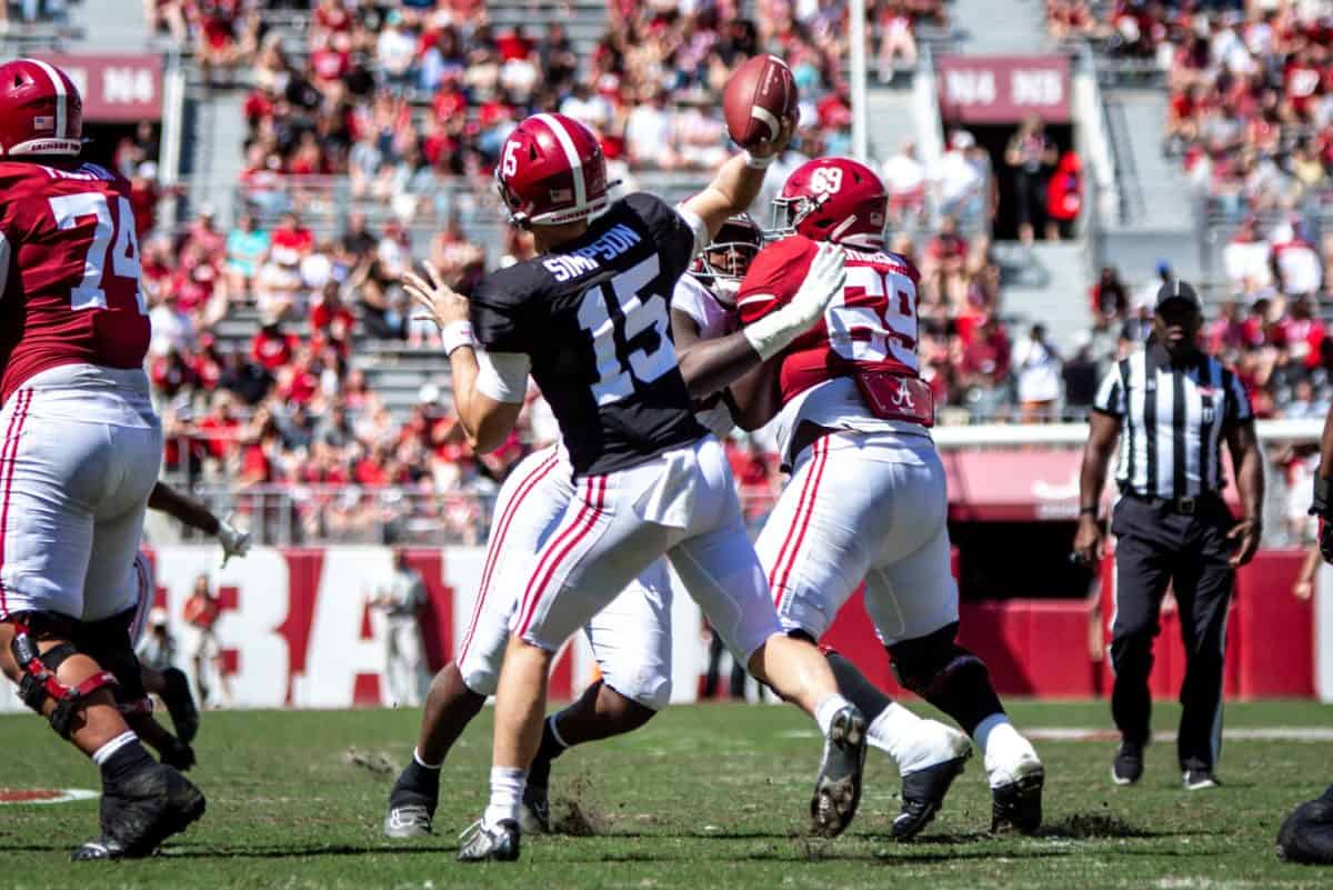 Alabama quarterback Ty Simpson (15) throws the ball at Bryant-Denny Stadium in Tuscaloosa, AL on Saturday, Apr 22, 2023.