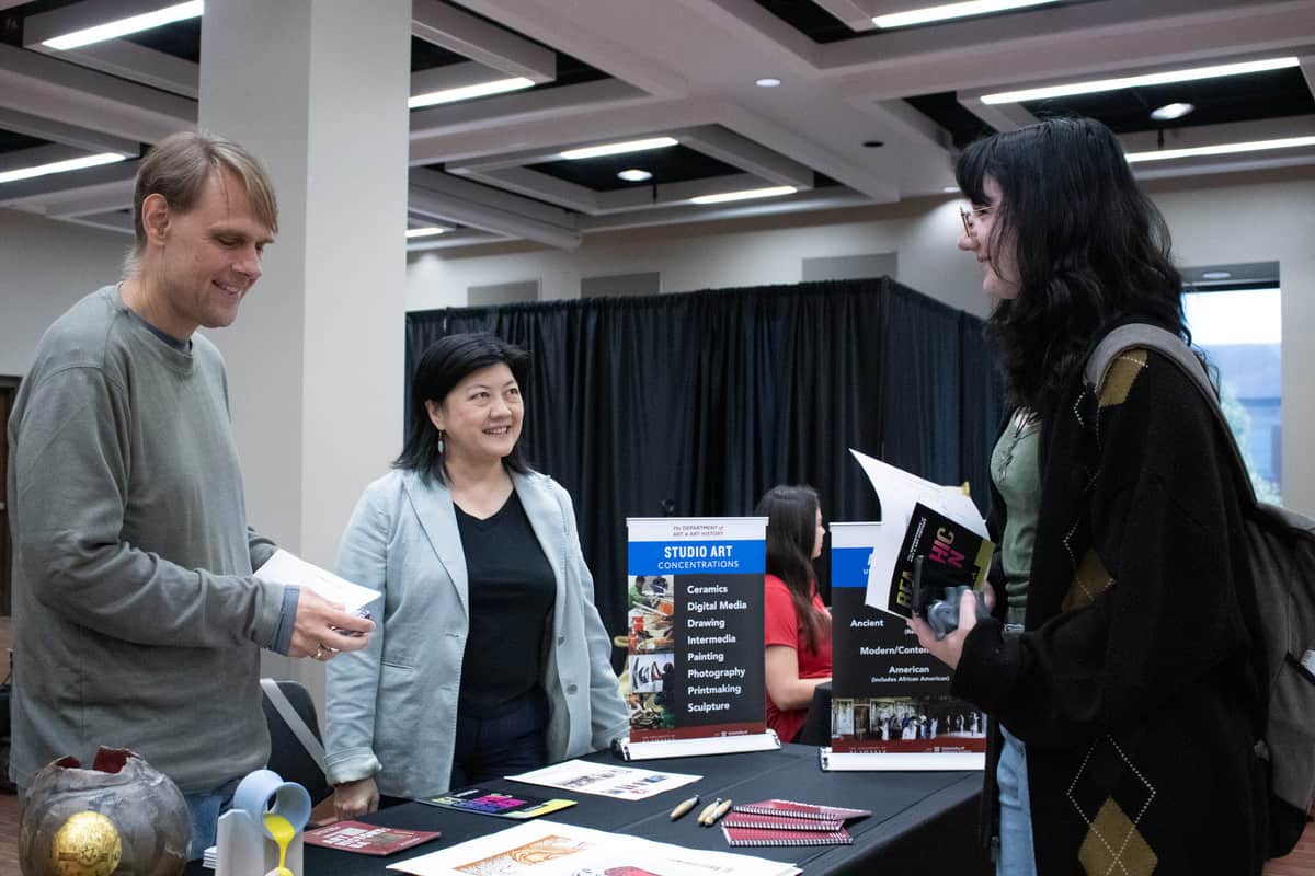 Student at the Arts and Sciences table at the Majors Fair in the Student Center Ballroom on Oct. 18.