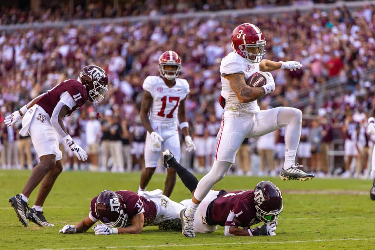 Alabama wide receiver Jermaine Burton avoids defenders during a 26-20 win against the Texas A&M Aggies.