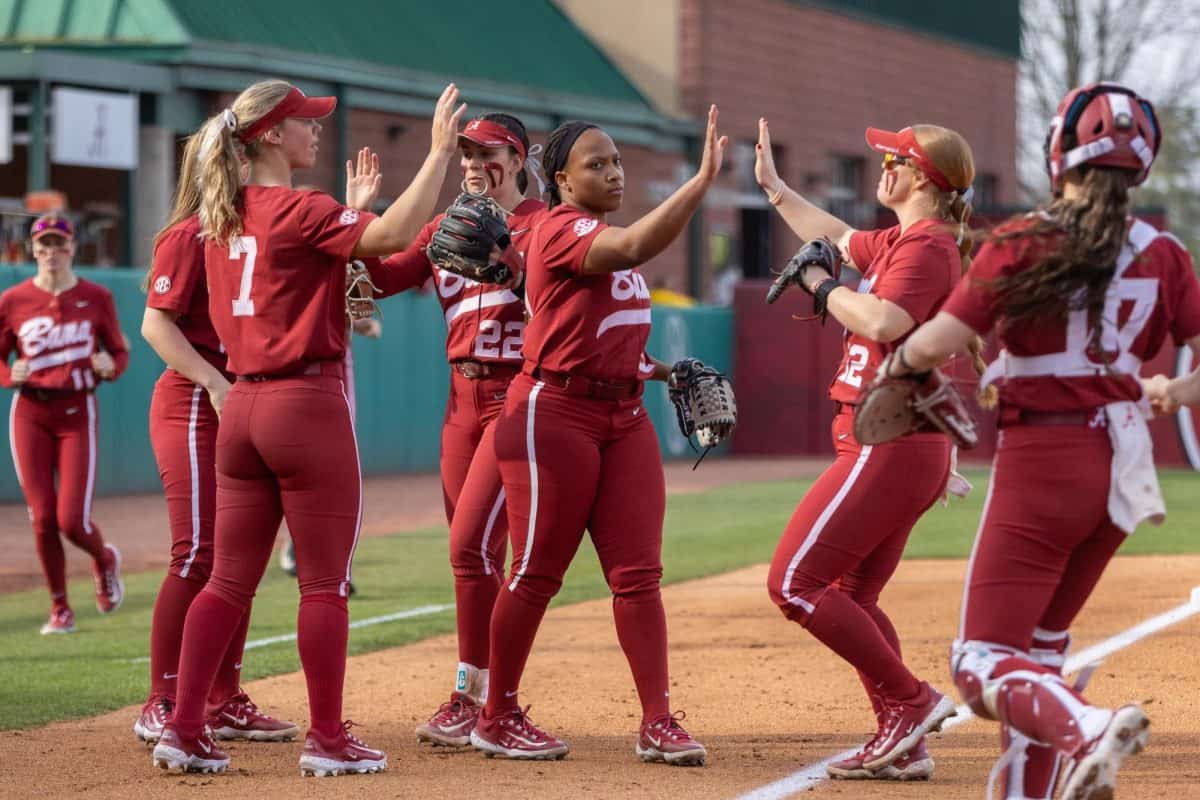 Alabama softball’s offense fires on all cylinders in win against North Alabama
