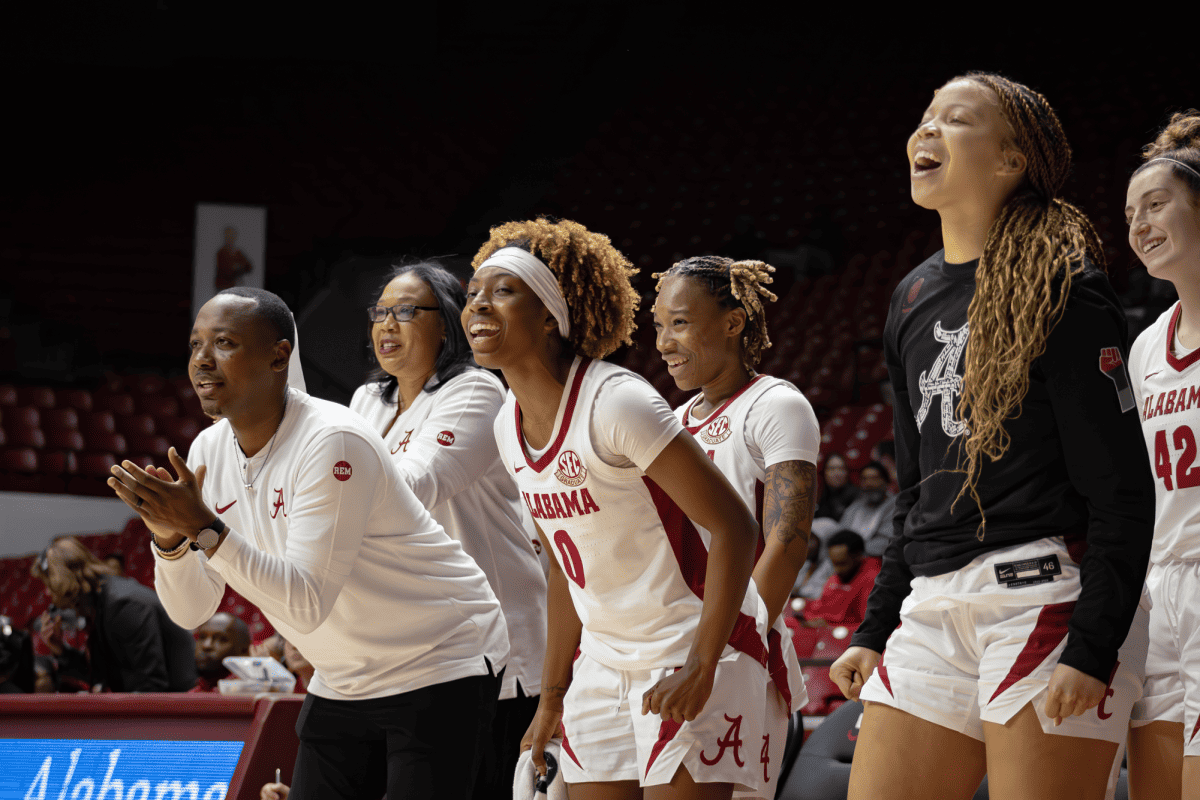 Alabama+players+cheer+from+the+sidelines+during+the+game+against+Florida.