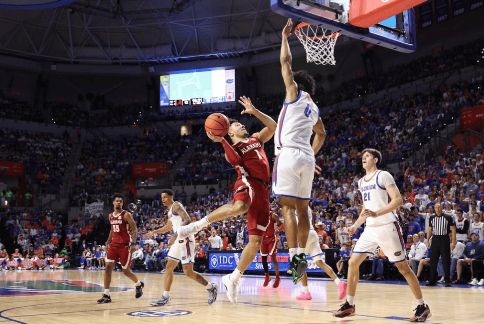 Alabama+guard+Mark+Sears+%281%29+on+offense+against+Florida+at+Exactech+Arena+in+Gainesville%2C+FL+on+Tuesday%2C+Mar+5%2C+2024.