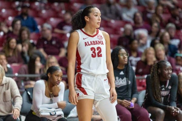  Aalyiah Nye is one of the basketball players entering the transfer portal.