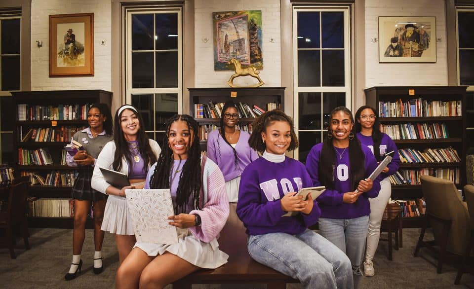 UA organization provides space for women on campus to build bonds and give back