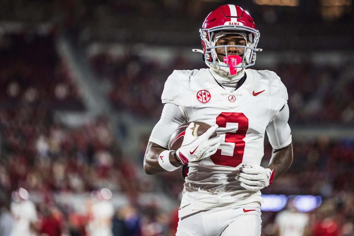 Alabama wide receiver Emmanuel Henderson Jr. (#3) warms up before the game against Oklahoma.