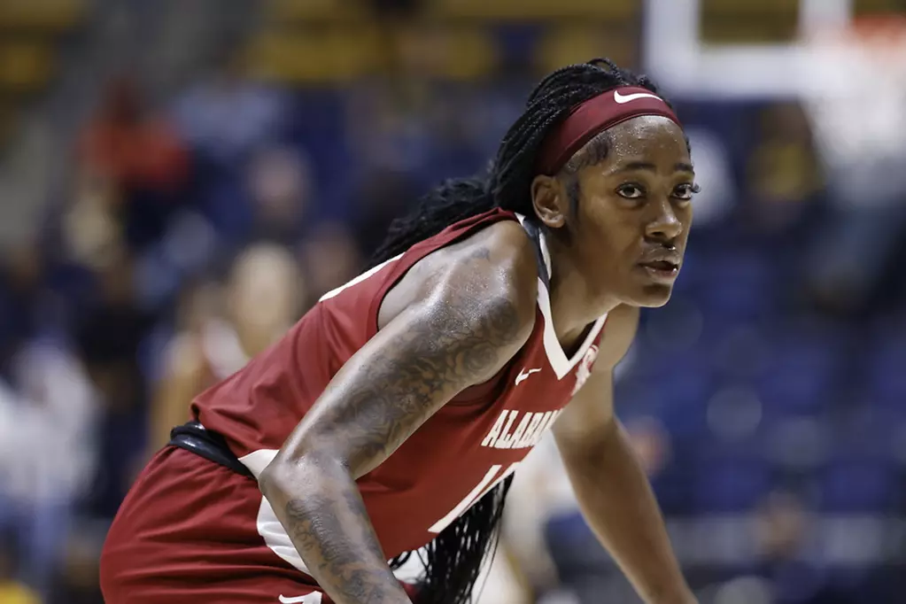 Alabama Guard Zaay Green (#14) shoots the ball against Cal at Haas Pavilion in Berkeley, CA on Thursday, Dec 5, 2024.