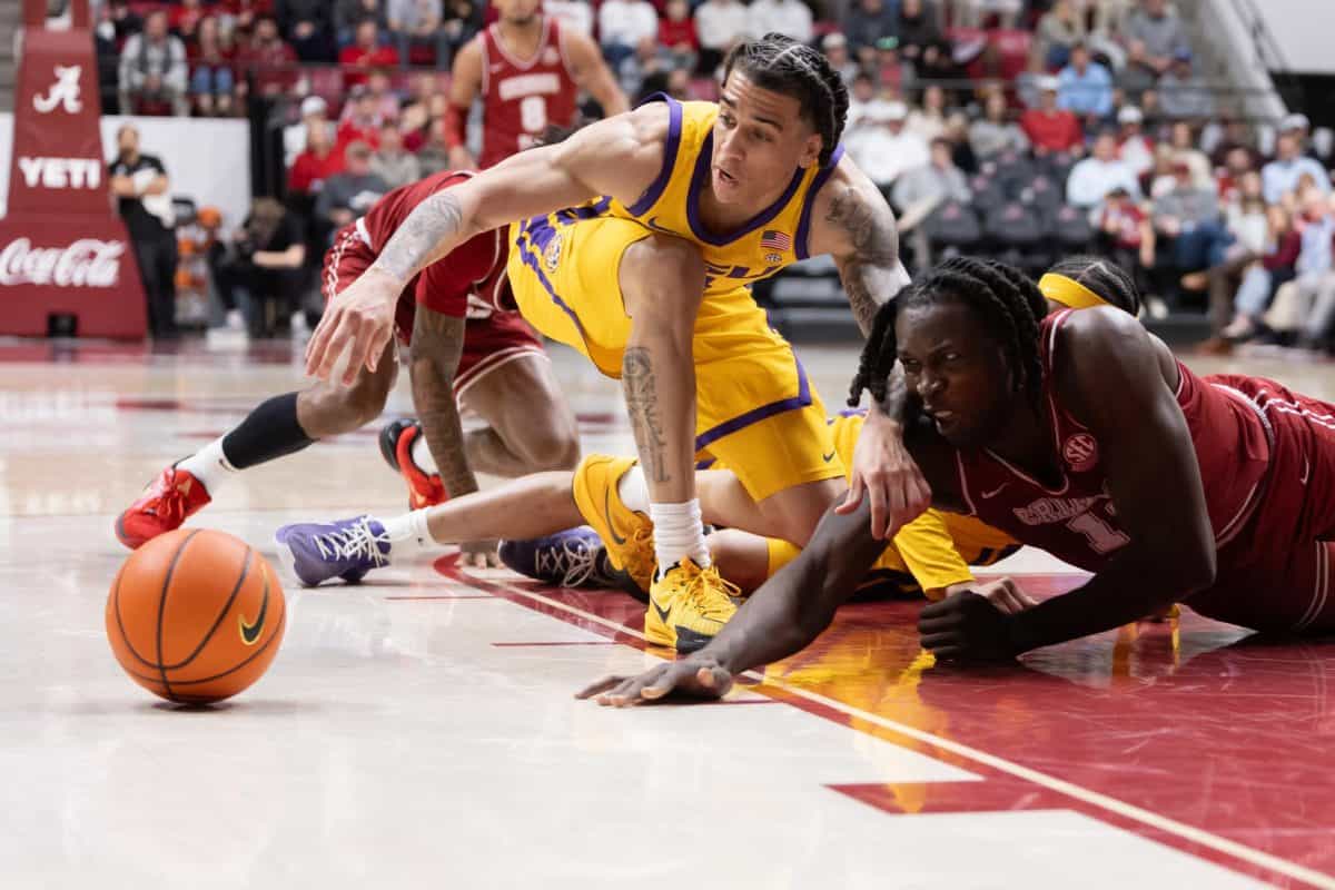 Alabama center Clifford Omoruyi dives for the ball against LSU at Coleman Coliseum in Tuscaloosa, AL on Saturday, Jan 25, 2025. 