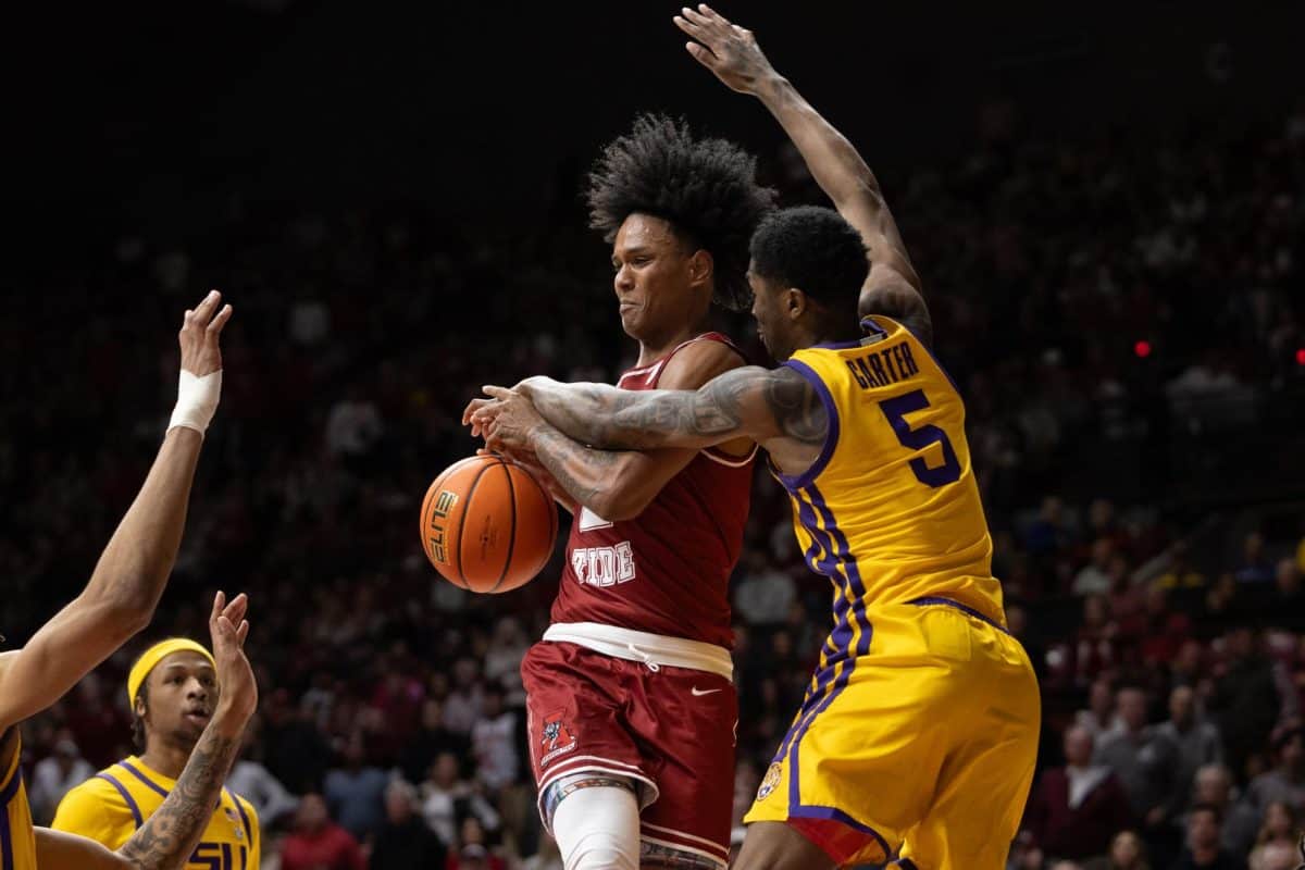 Alabama guard Aden Holloway (#2) jumps up for a shot against LSU at Coleman Coliseum in Tuscaloosa, AL on Saturday, Jan 25, 2025. 