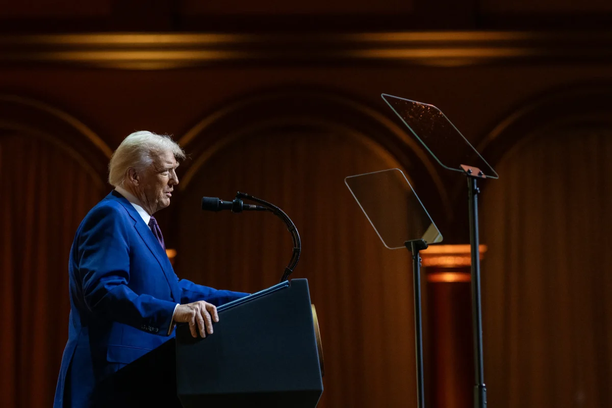 President Donald Trump says he will give University of Alabama commencement address
