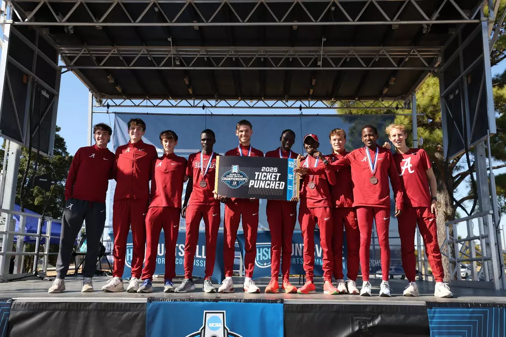 The University of Alabama Track and Field Team in action during the NCAA Cross Country South Regional Championships at John Hunt Running Park in Huntsville, on Friday, Nov 14, 2025.
